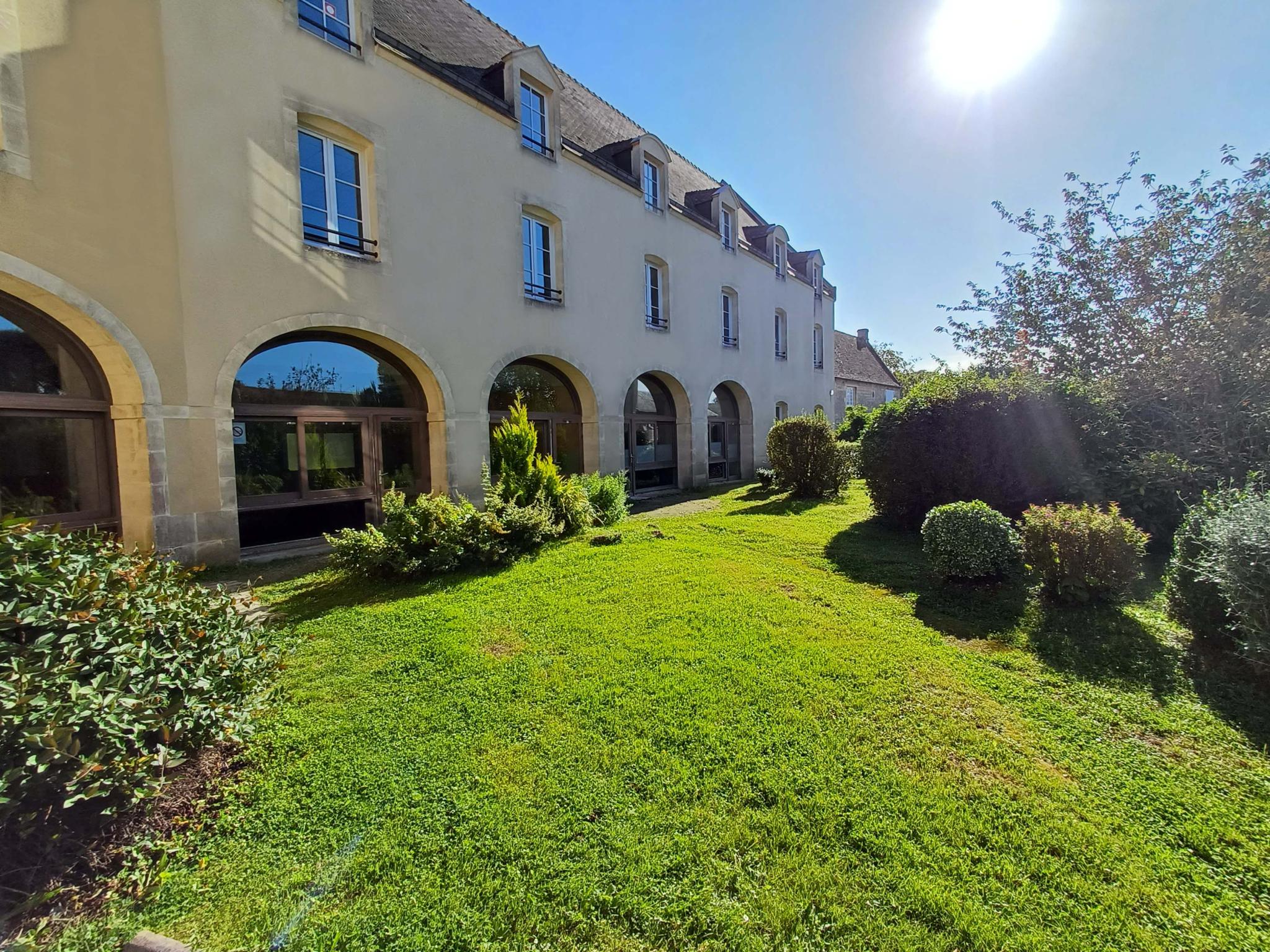 Photo du bâtiment d'hébergement du Prieuré Saint-Gabriel