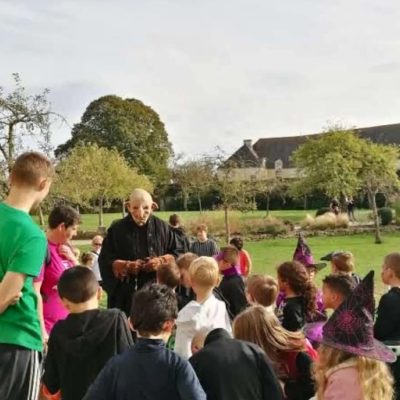 Photo de l'école de la magie au Prieuré Saint-Gabriel