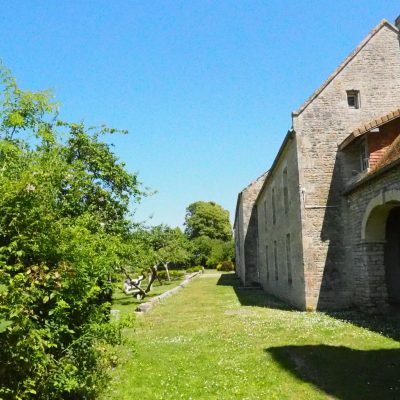 Photo du parc du Prieuré Saint-Gabriel Crédit photo : @prismirisweb.com