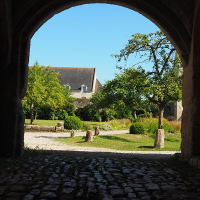 Photo du parc du Prieuré Saint-Gabriel Crédit photo : @prismirisweb.com